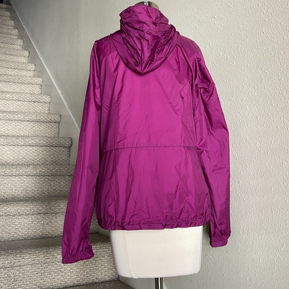 Columbia Sz M Berry Colored Rain jacket/Windbreaker - Picture 4 of 16